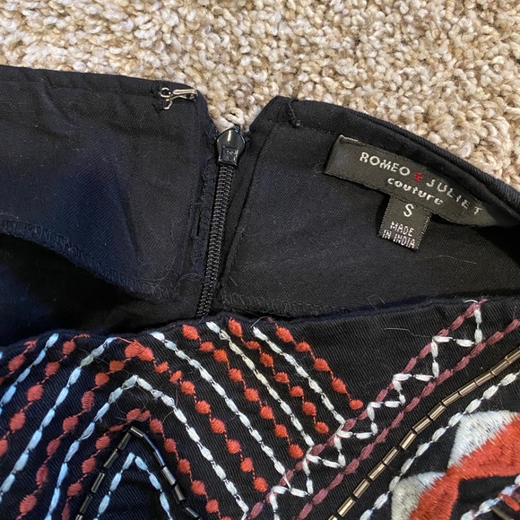 Embroidered, Embellished Romeo + Juliet Mini skirt - Picture 6 of 7